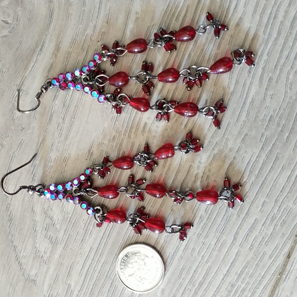 Red victorian beads chandelier style dangle earring - Picture 2 of 2